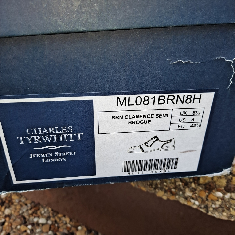 Charles Tyrwhitt Shoes, size 9. Brown in color. - Picture 13 of 14